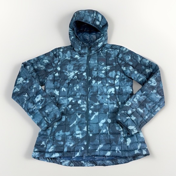 The North Face Jackets & Blazers - The North Face Womens Printed Themoball Eco Hooded Jacket Sz M Blue Camo Quilted